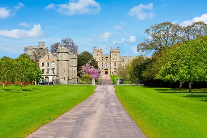 Windsor, Bath, Stonehenge and Salisbury on Boxing Day - Tour Itinerary