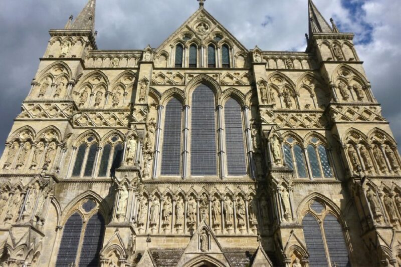 Windsor, Bath, Stonehenge & Salisbury With Christmas Lunch - Experiencing Baths Architecture