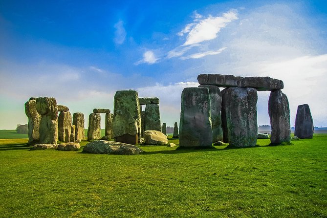 Windsor Castle and Stonehenge PRIVATE TOUR Luxury Sedan - Pricing and Booking