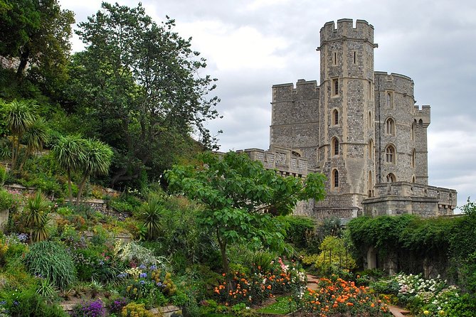Windsor Castle & Hampton Court Palace, Private Tour - Exploring Windsor Castle