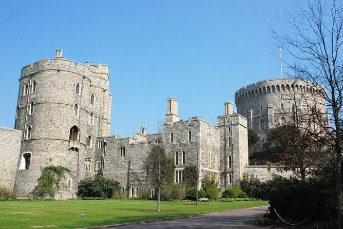 Windsor Castle & Hampton Court Palace, Private Tour Including Entry Pass - Key Features of Windsor Castle