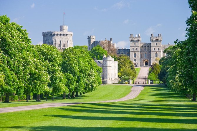 Windsor Castle Private Tour in Executive Vehicle With Admission - Luxury Vehicle and Convenience