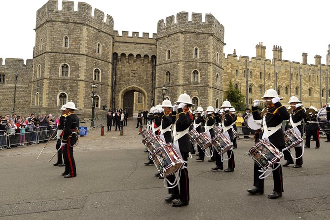 Windsor Castle, Stonehenge and Bath Tour From London & Admissions - St. Georges Chapel