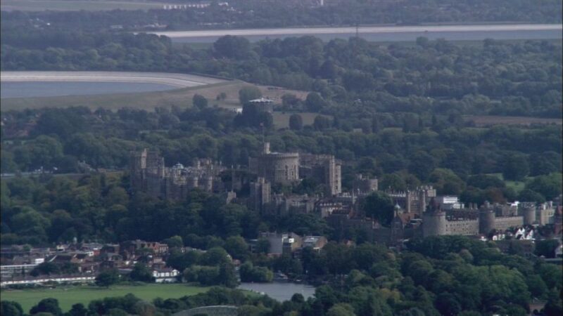 Windsor : Hidden Gems Game and Big Britain Quiz Tour App - Major Landmark Exploration