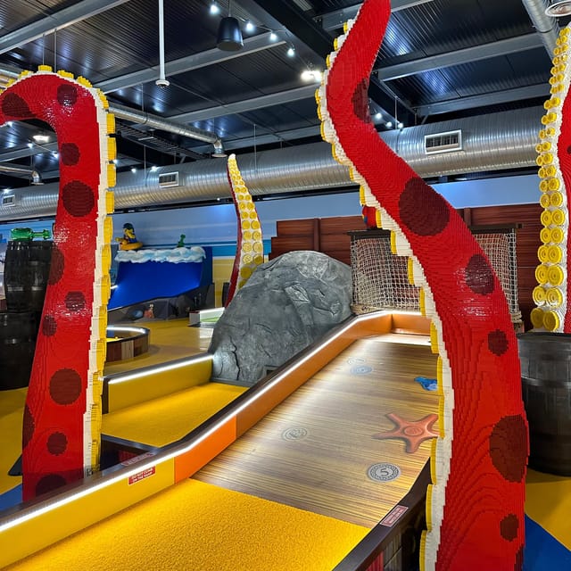Windsor: LEGOLAND Adventure Golf - Family-Friendly Golfing Fun