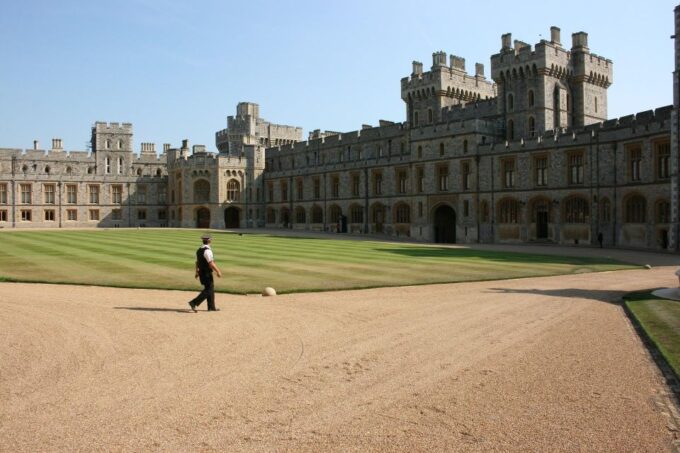 Windsor Oxford Cotswold Private Tour Including Admissions - Picturesque Bourton-on-the-Water