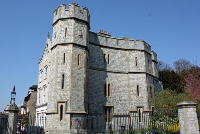 Windsor: Quirky Self-Guided Smartphone Heritage Walks - Frequently Asked Questions