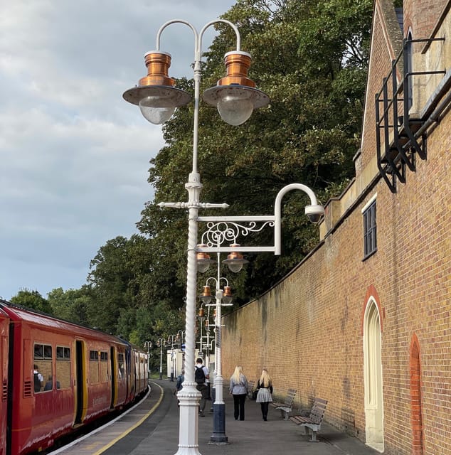 Windsor: Self-Guided Windsor Walk With Mobile App - Starting the Tour