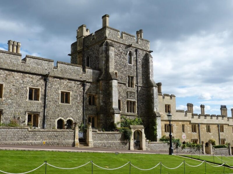 Windsor, Stonehenge Winchester Private Tour Includes Entry - Language and Communication