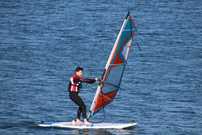 Windsurf Class on Valencia Beach - Instructor Qualifications and Languages