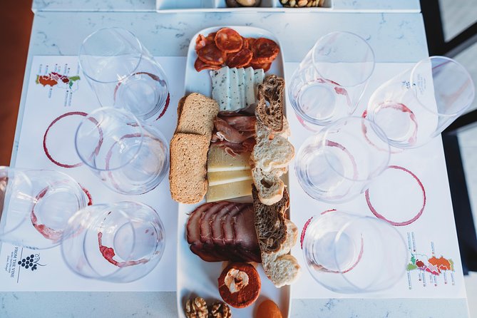 Wine and Cheese Tasting Lunch in Portuguese Wine Bar - Discovering Portuguese Wine Culture