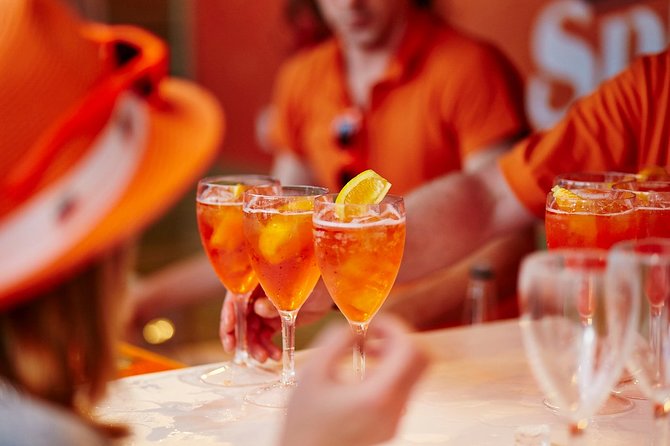 Wine Bars Hopping: Spritz & Cichetti as a Venetian - Private Tour - Inclusions