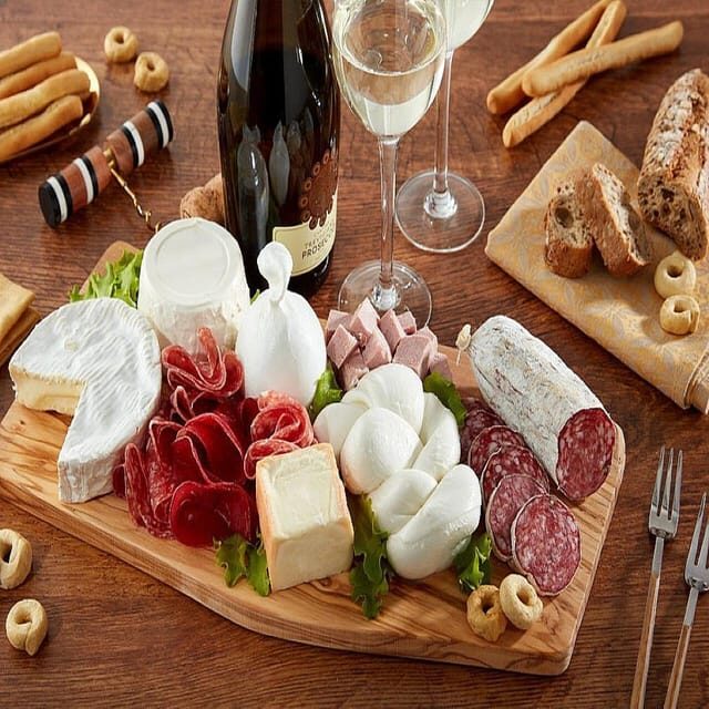 WINE CELLAR VENARIA: WINE Tasting and Local Food - The Role of Expert Sommeliers