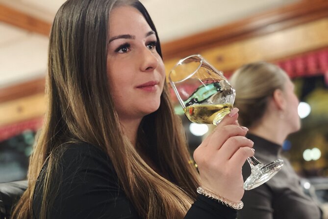 Wine & Food Tasting Cruise on the Danube - Traveler Photography Opportunities