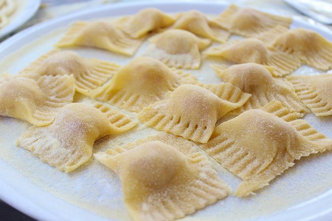 Wine Tasting and Italian Cooking Class in Tuscany - Additional Information for Guests