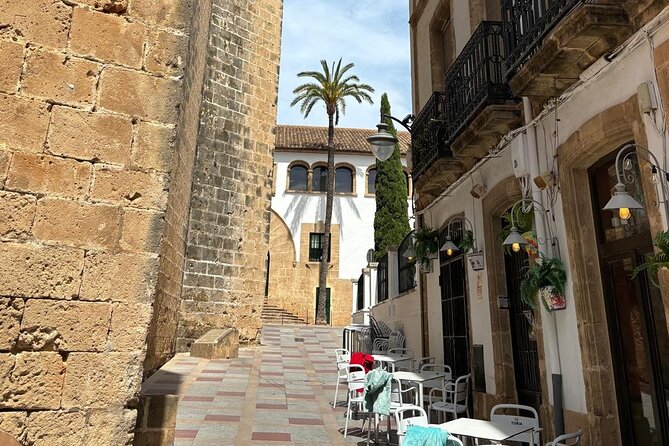 Wine Tasting and Tapas in Bars in Javea Old Town With Lunch - Booking and Experience Highlights