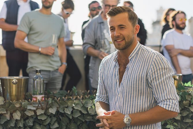 Wine Tasting Experience With a Professional Sommelier in Valencia City Center - Pairing Wines With Tapas