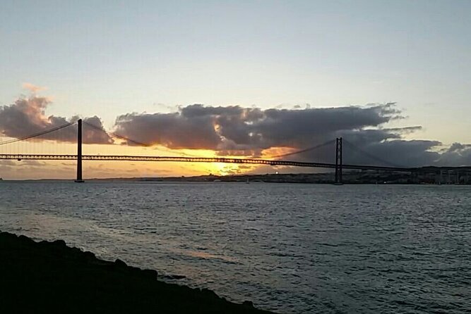 Wine Tasting, Sunset and Sea Food - Crossing the Tagus