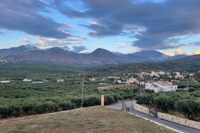 Winery - Olive Oil Factory-Old Traditional Villages . - Pickup and Accessibility