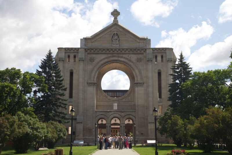 Winnipeg: 2-Hour City Trolley Tour - Exploring Winnipegs Notable Sights