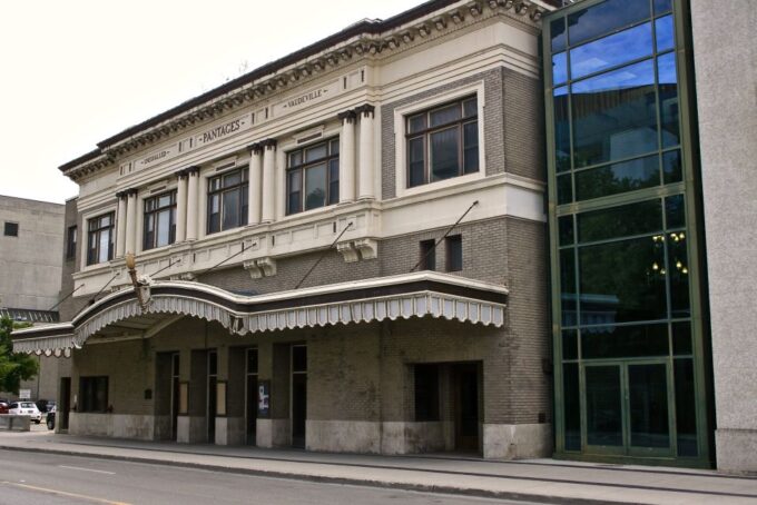 Winnipeg in the Limelight: a Smartphone Audio Walking Tour - Exploring Winnipegs Theater District