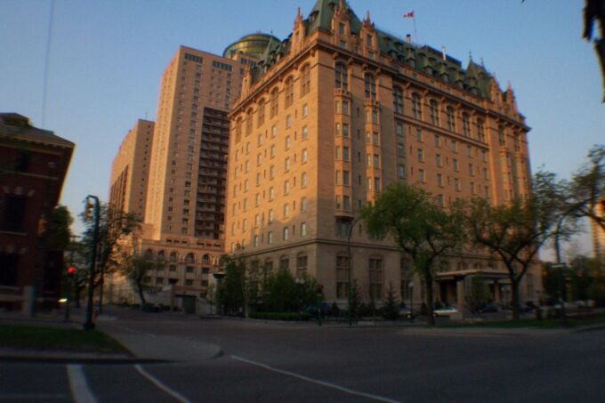 Winnipeg: Self-Guided Smartphone Audio Ghost Tour - Historical Buildings and Sites