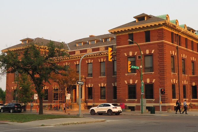 Winnipegs Wealthy Beginnings: a Smartphone Audio Walking Tour - Meeting Point and End Location