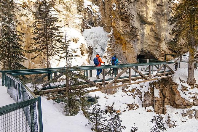 Winter Ice Walk in Johnston Canyon + Lake Minnewanka Day Trip - Tour Amenities and Inclusions