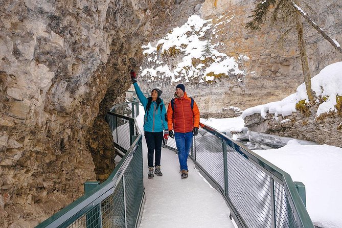 Winter Ice Walk in Johnston Canyon + Lake Minnewanka Day Trip - Important Considerations