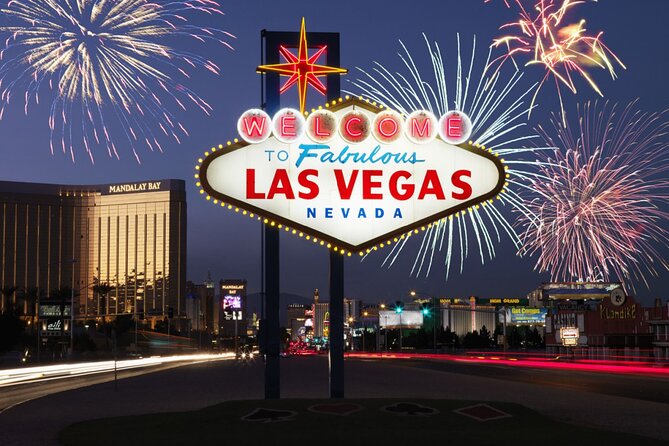 Winter Wonders of Vegas: A Festive Stroll - Capturing the Magical Moments