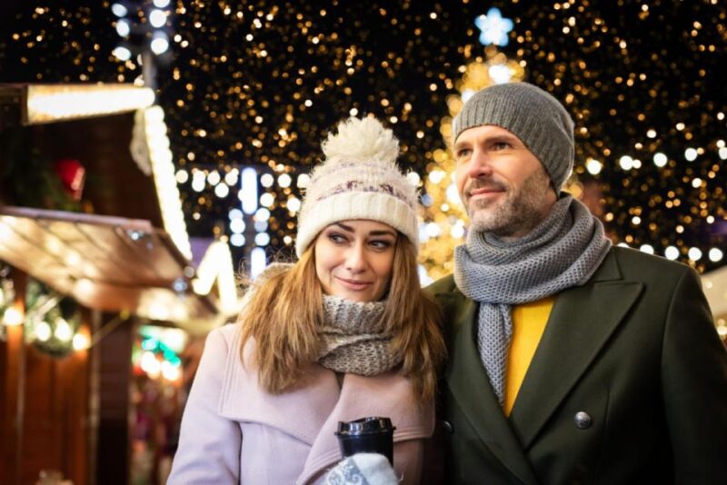 Winter Wonders of Vegas: A Festive Stroll - Itinerary