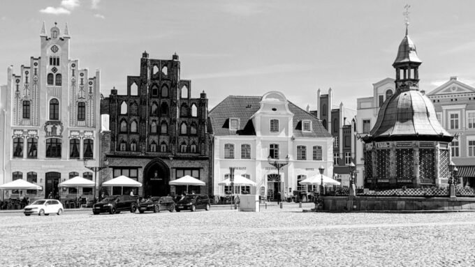 Wismar: Nosferatu Filming Locations Self-Guided Walking Tour - Suitable for Travelers