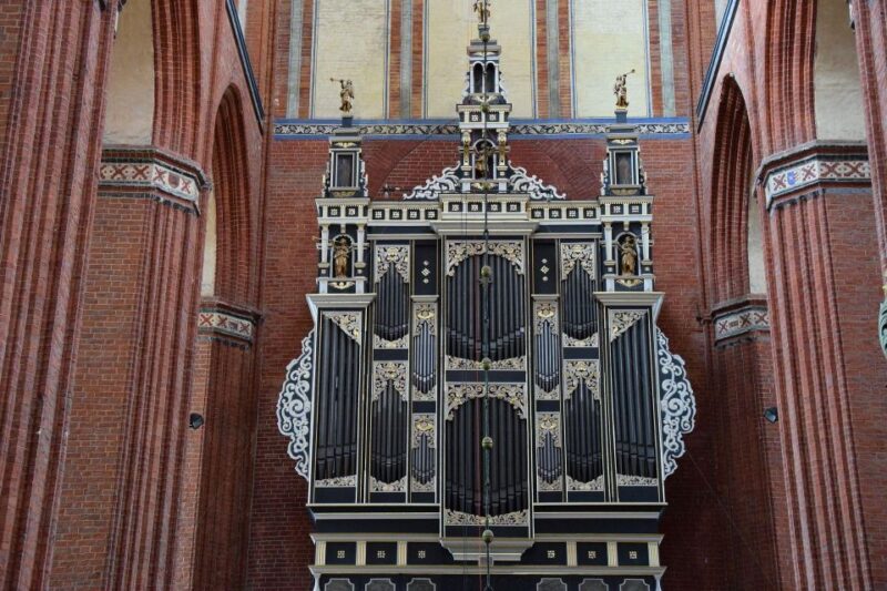 Wismar Private Guided Walking Tour - Wartime Resilience and UNESCO Recognition