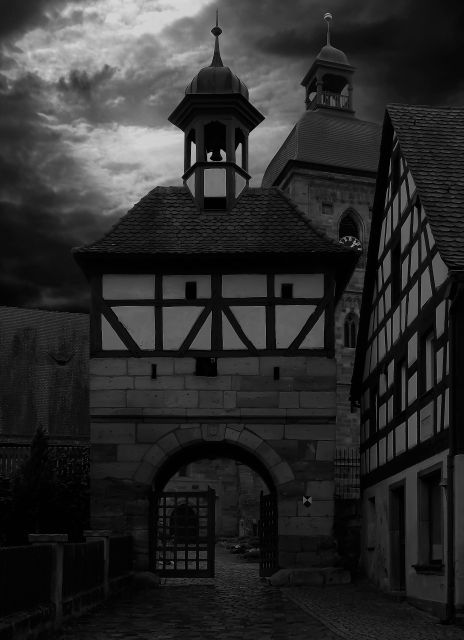 Witches, Ghosts, Executioners City Tour - Highlights of the Tour