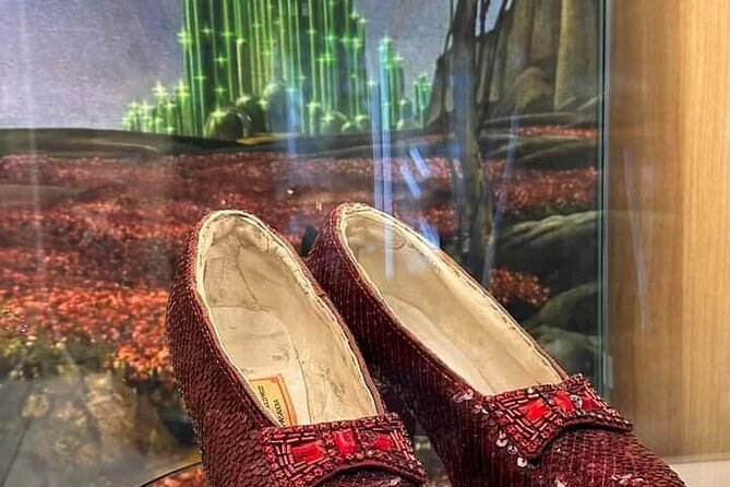 Wizard of OZ Museum Tour - Scavenger Hunt and Prize