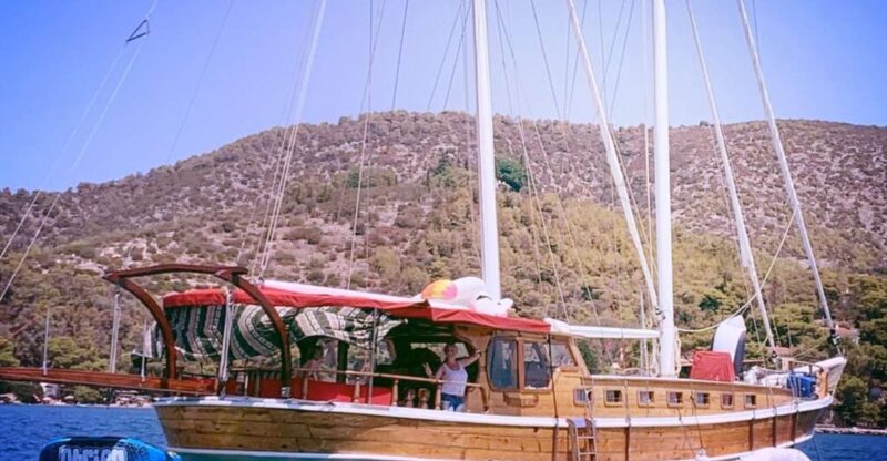 Wonderful Yacht Naxos Daily Cruises & Magic Sunset - Yacht Features