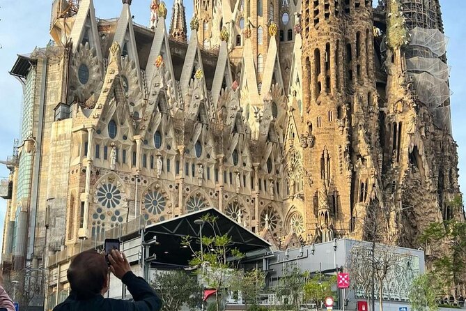 Wonders of Gaudi: Parc Güell and Sagrada Familia - Booking Information