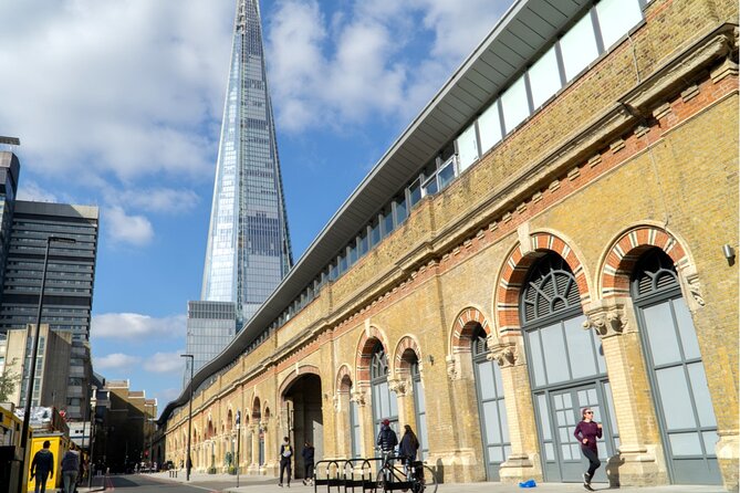 Wonders of London Bridge Self-Guided Tour and Exploration Game - Using the Questo App Experience