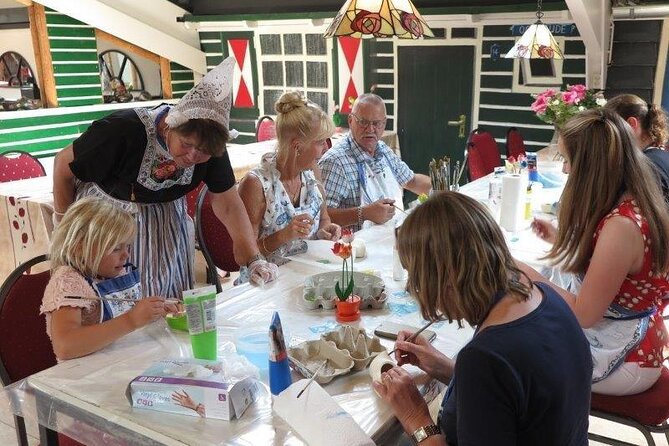 Wooden Shoes Painting Private Workshop in Simonehoeve - Quick Points