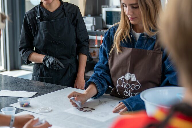 Workshop To Create Your Own Chocolate Bars - Wrapping Up