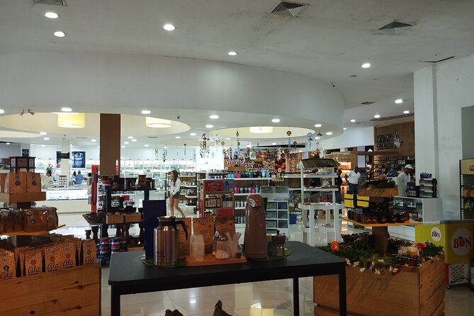 World Mart Souvenirs Store - Free Pick-up / Drop-off - Customer Feedback and Reviews