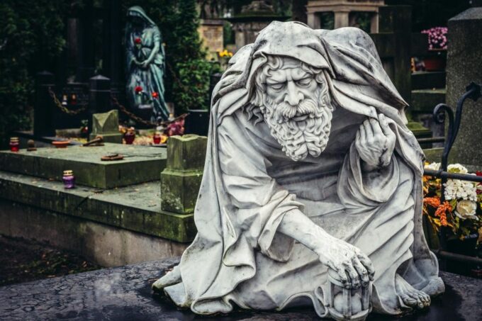 World War II Warsaw Old Town, Military Cemetery Walking Tour - Cancellation Policy