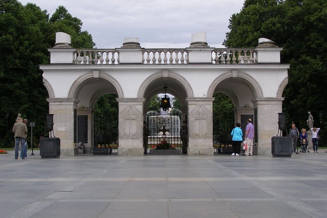 World War II Warsaw Private Tour With Military Cemetery - Key Sites and Highlights