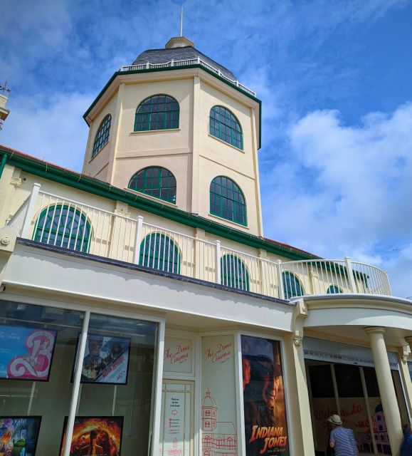 Worthing: Treasure Hunt Outdoor Quest - Explore the Town