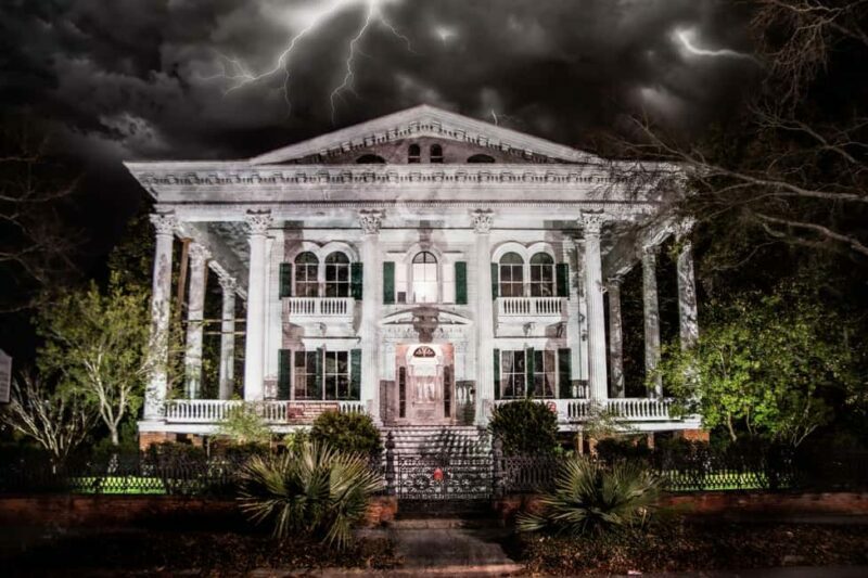 Wraiths & Wicked Whispers: Wilmington Ghost Tour - What’s the Experience Like?