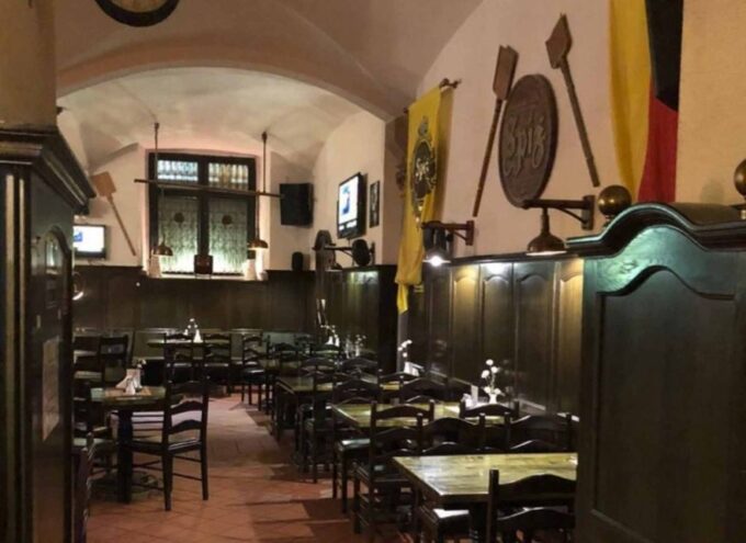 Wroclaw: 2-Hour Breslau City Walk and Musical Evening - Experiencing Polish Hospitality