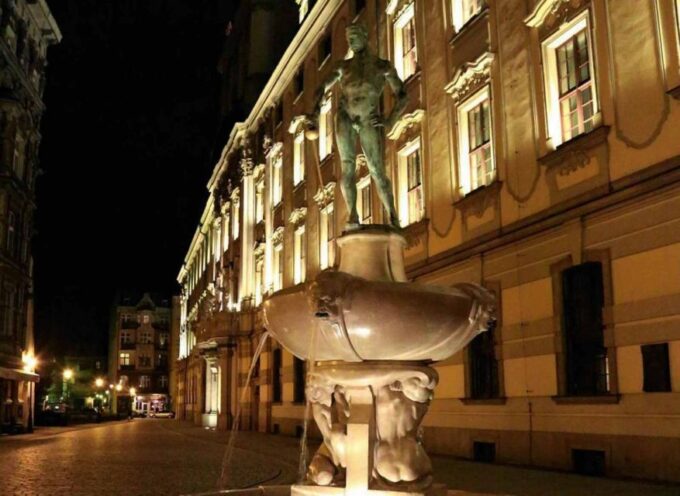 Wroclaw: 2-Hour Mysterious Walking Night Tour - Encountering the Lantern Lighter