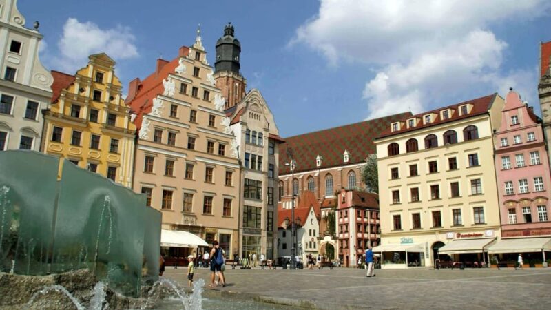 Wrocław: 2-Hour RETRO E-Bus Tour (For Groups up to 7 People) - Travel in Comfort