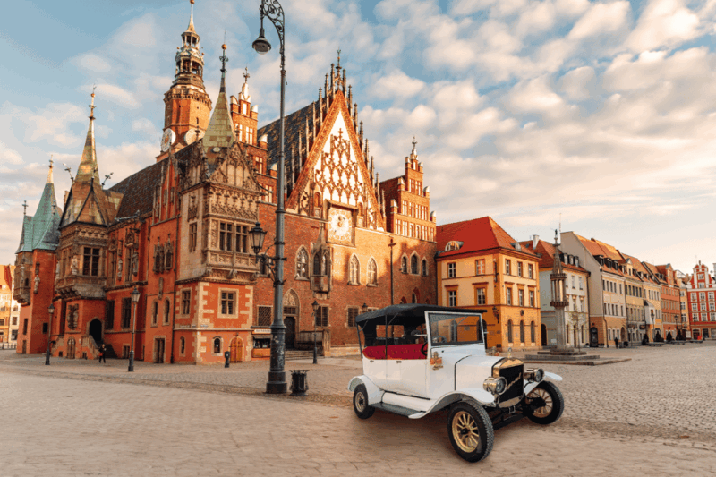 Wrocław: 2 Hour Tour of the Old Town in an Imperial E-Car - Itinerary Highlights