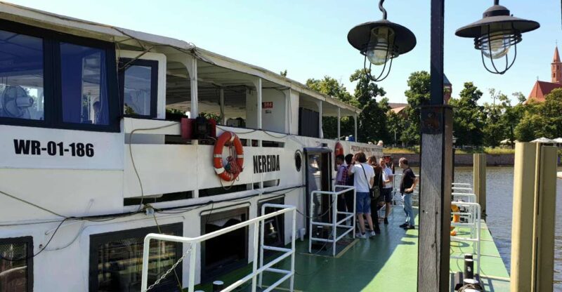 Wrocław: Boat Cruise With a Guide - Cruise Experience and Amenities